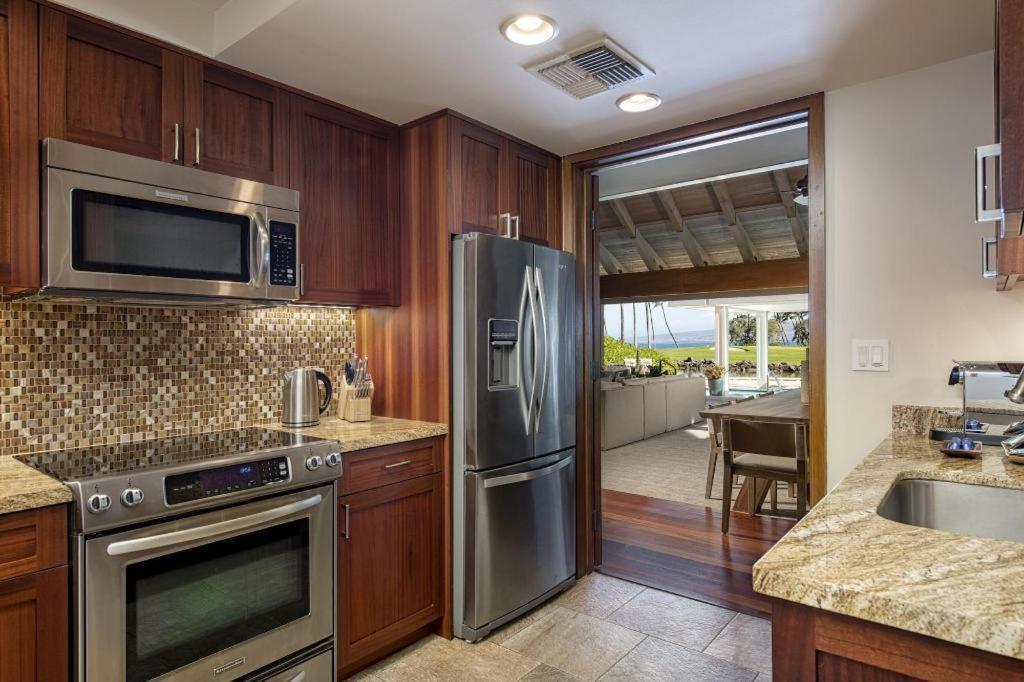 Mauna Lani, Collection