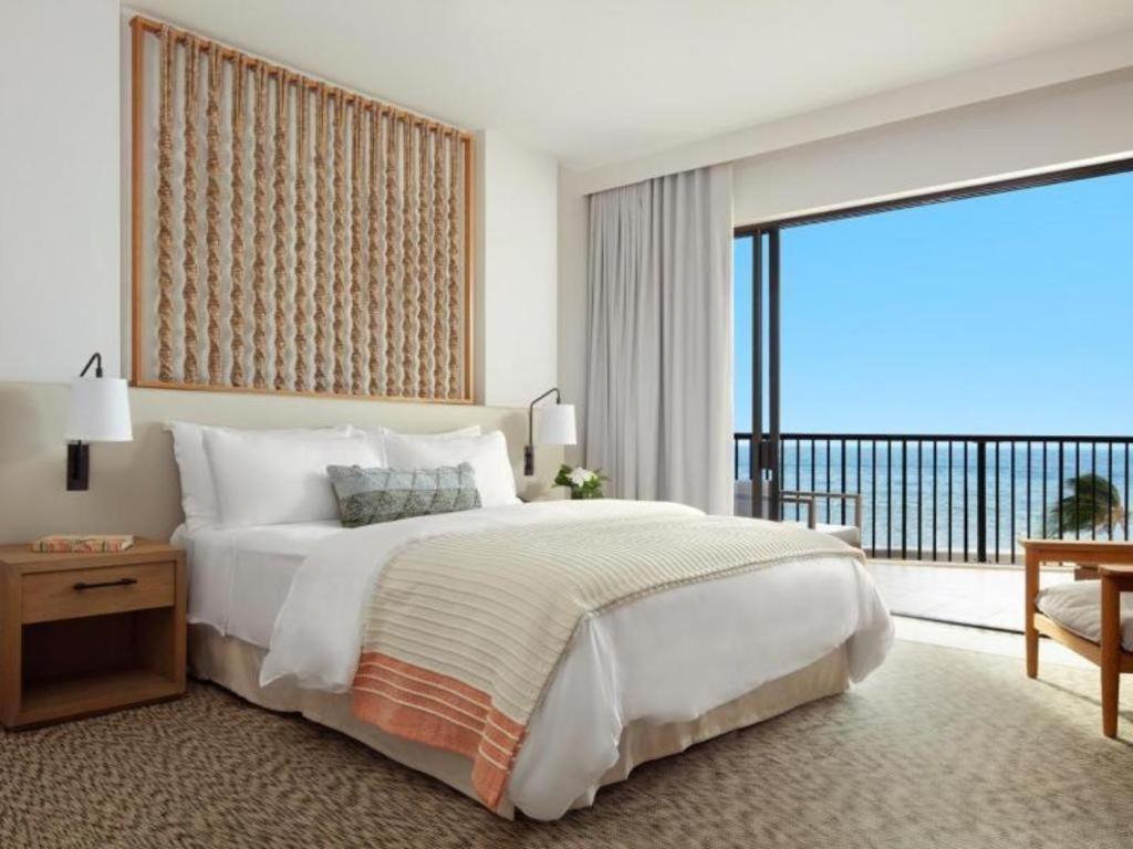 Mauna Lani, Collection Hotel