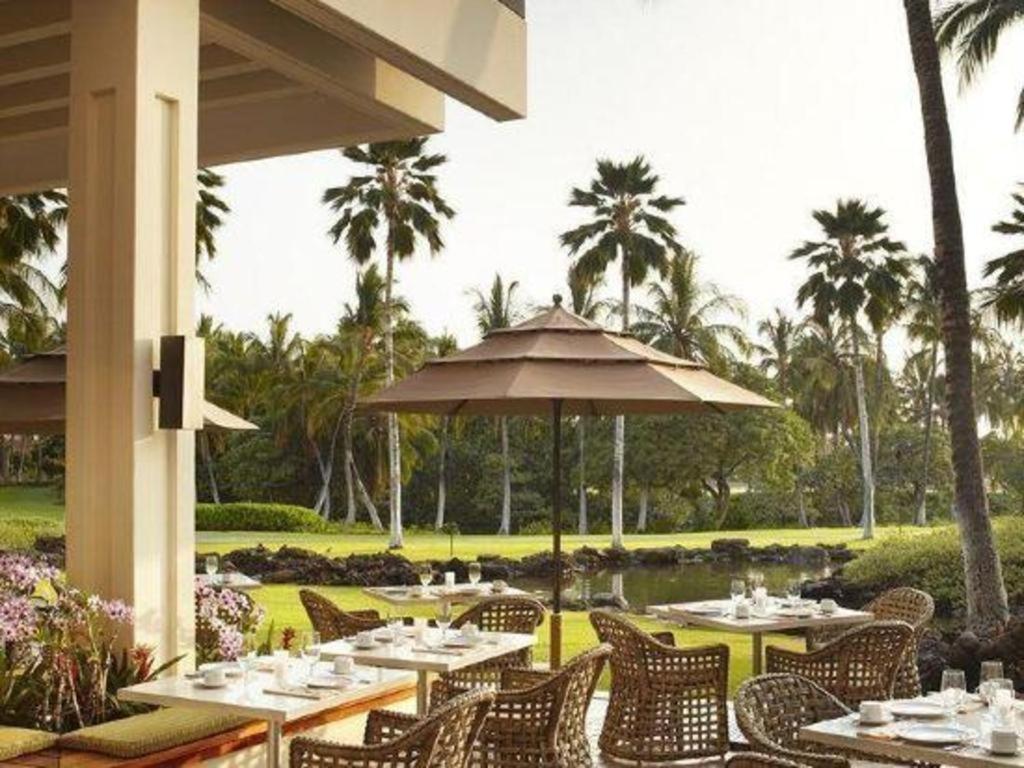 Mauna Lani, Collection