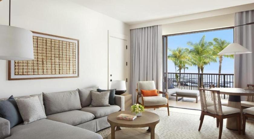 Mauna Lani, Collection Hotel